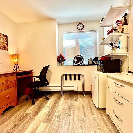 Micro Studio Apartment 10 Minutes Walk To University Of Washington シアトル エクステリア 写真