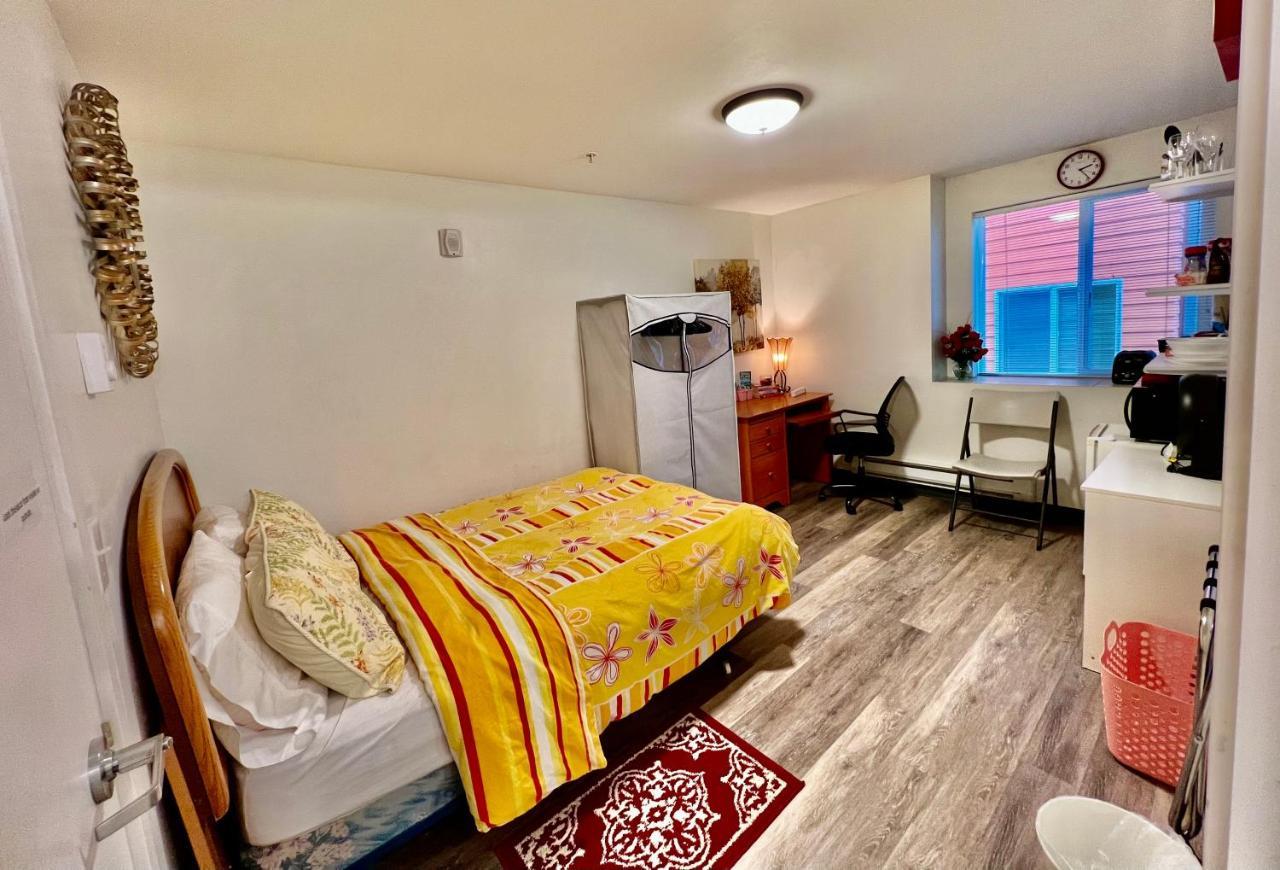 Micro Studio Apartment 10 Minutes Walk To University Of Washington シアトル エクステリア 写真