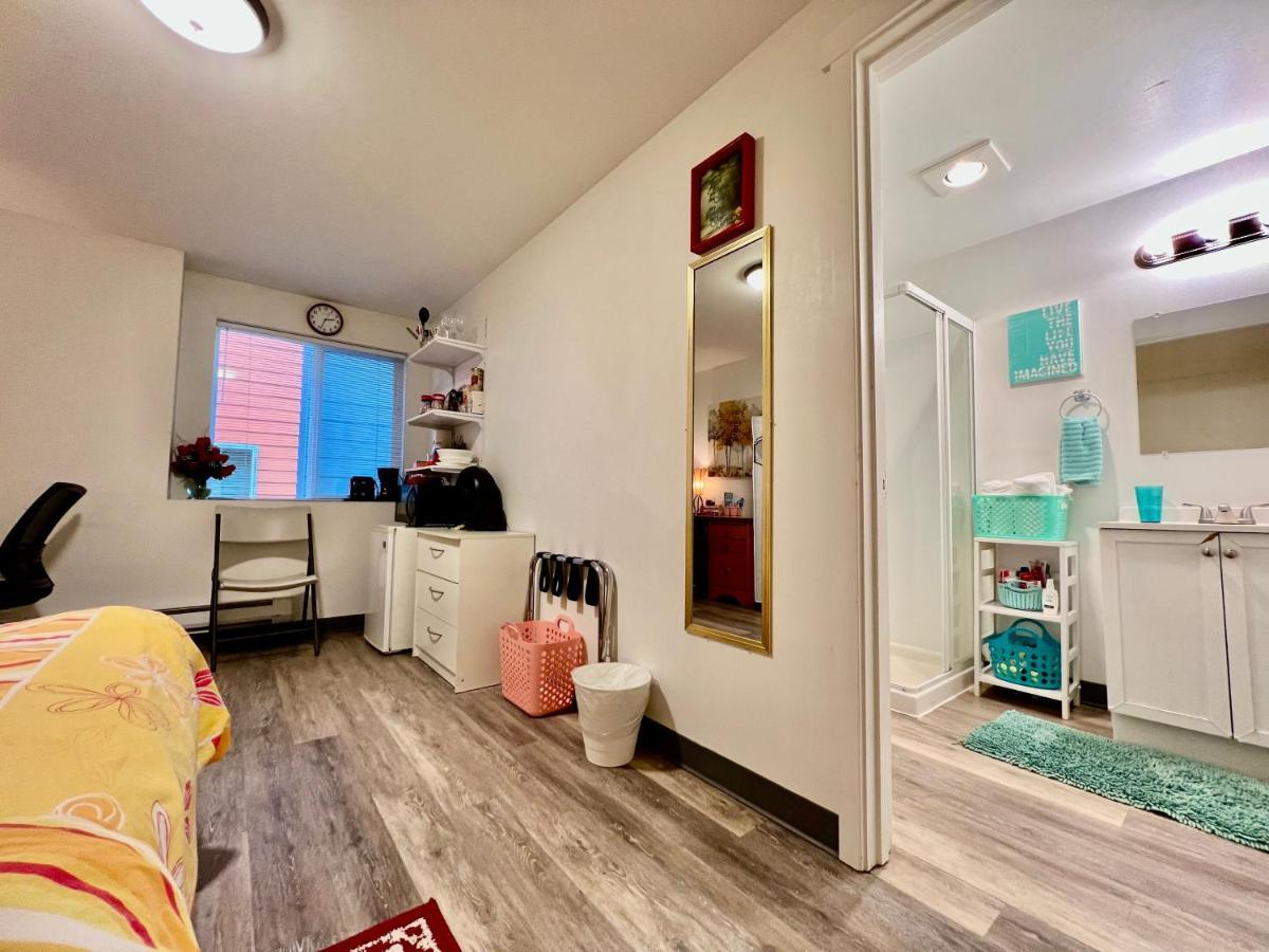 Micro Studio Apartment 10 Minutes Walk To University Of Washington シアトル エクステリア 写真