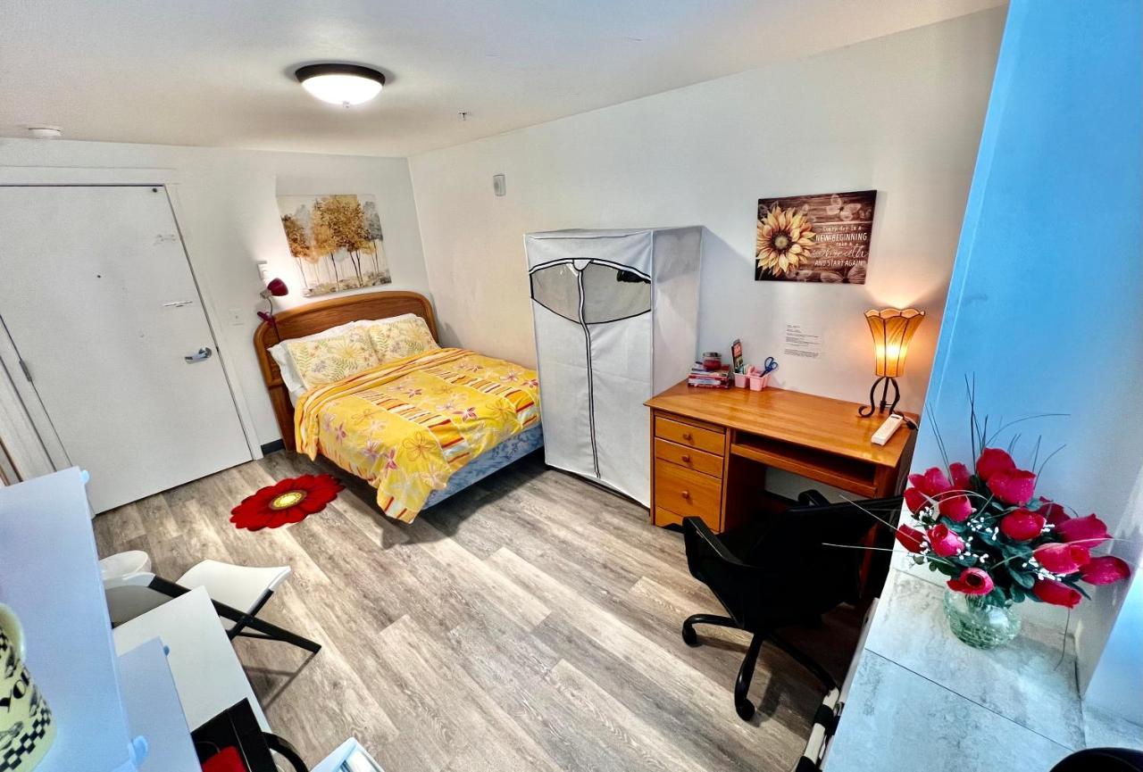Micro Studio Apartment 10 Minutes Walk To University Of Washington シアトル エクステリア 写真